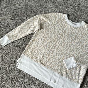 Animal Print Side Slit Crewneck Sweatshirt